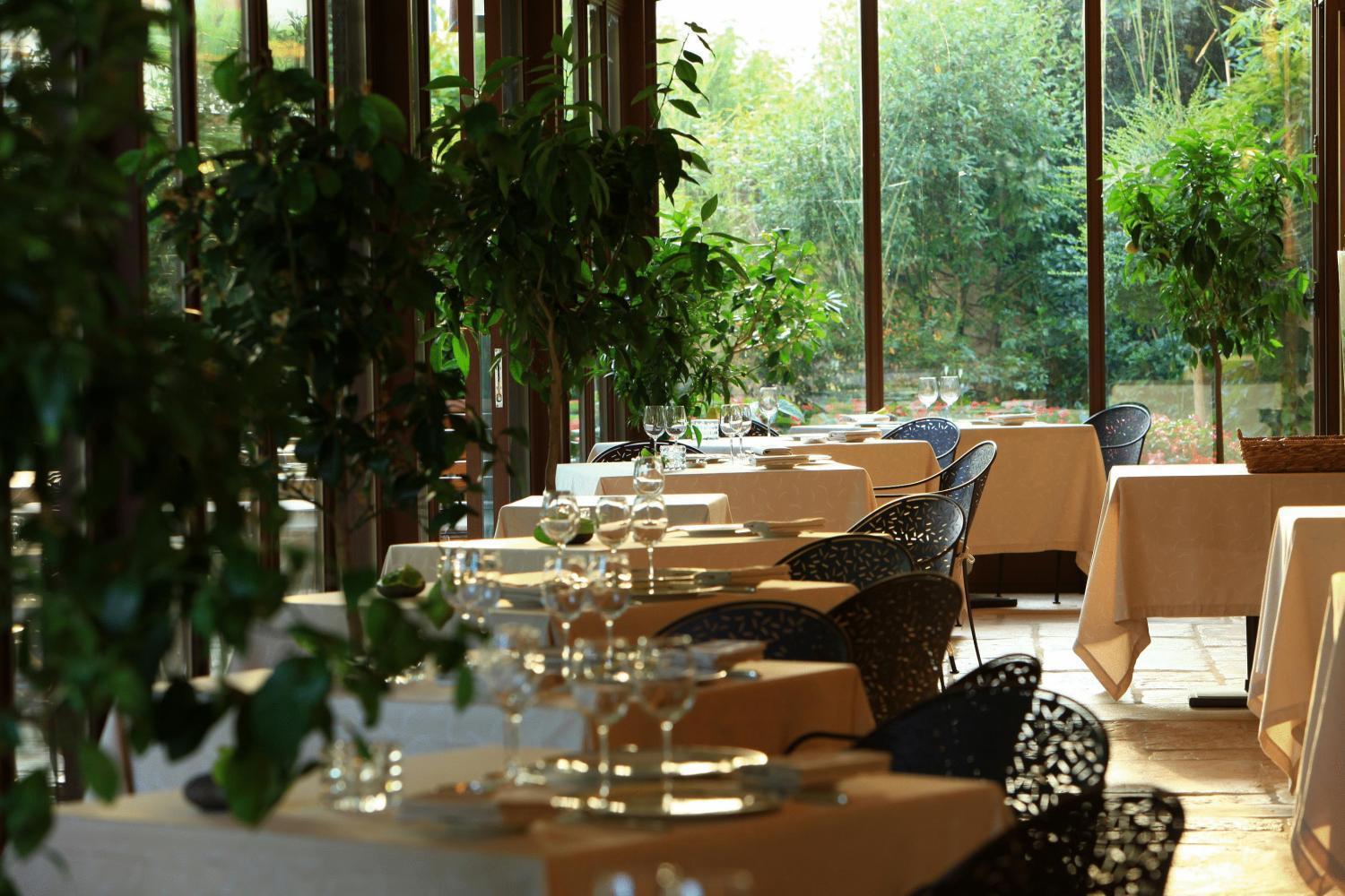 Hotel & Restaurants - Maison Chabran Pont-de-lʼIsère 레스토랑 사진